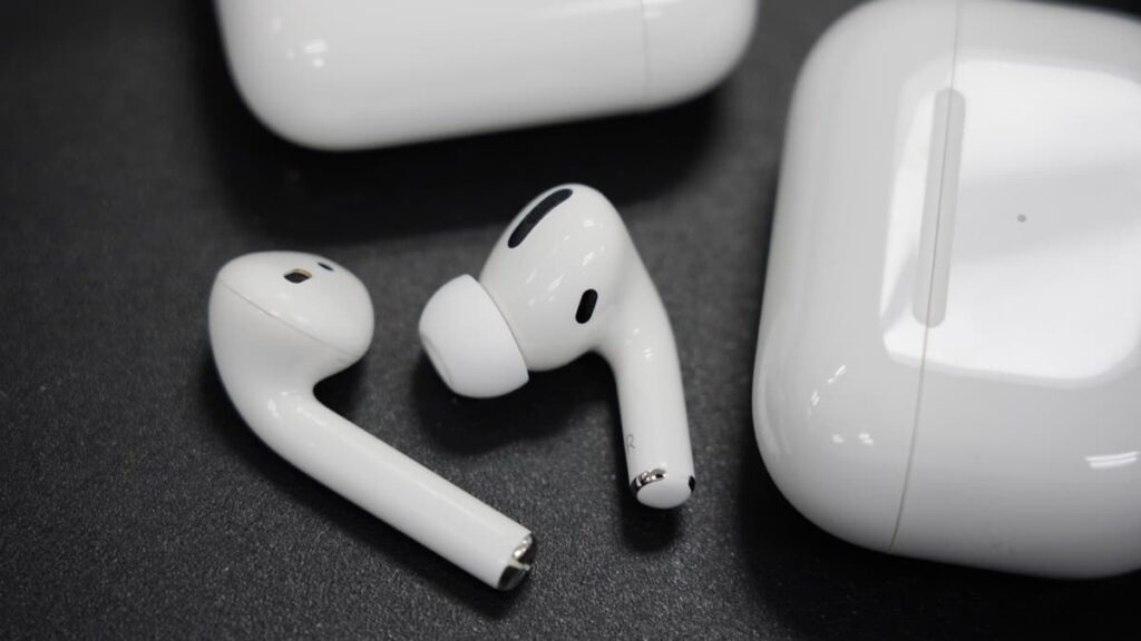 Collegare gli AirPods