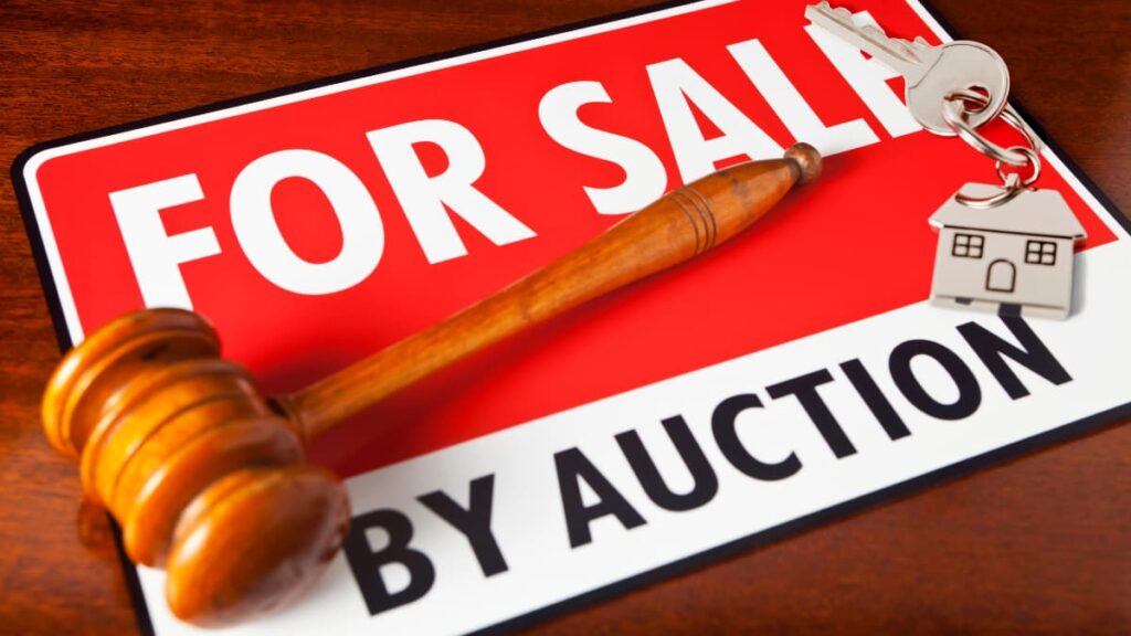 Buy Houses in an Auction